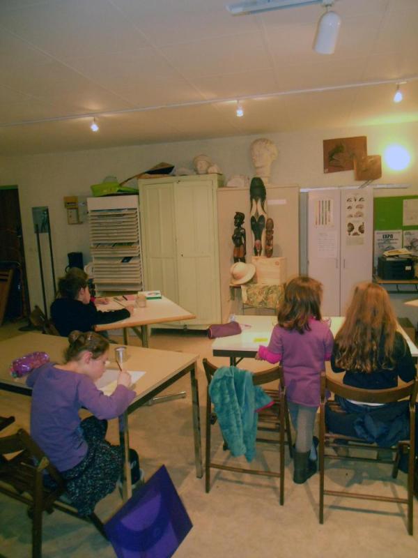 suite .... plus studieuses qu'elles, tu .... ne trouves pas